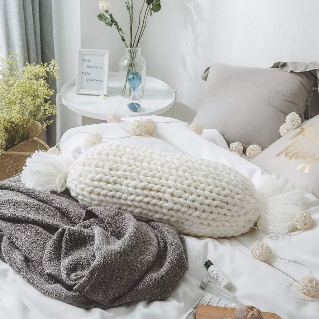 vctops Chunky Knit Round Shaped Throw Pillows with Insert Super Soft Cozy Decorative Handmade Cushions (White, Diameter 16")